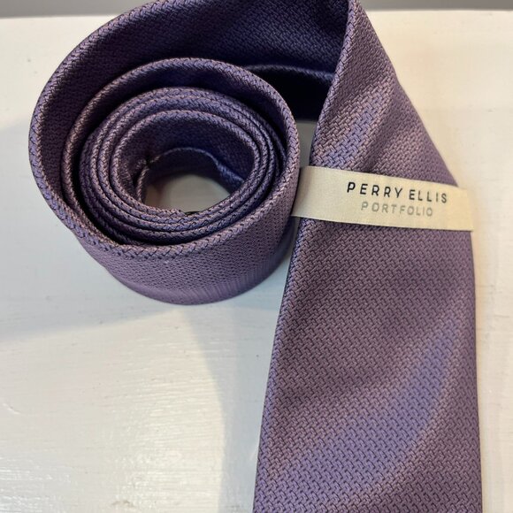 Perry Ellis Portfolio Men's Lilac Polyester Neck Tie - NWT - Picture 2 of 3
